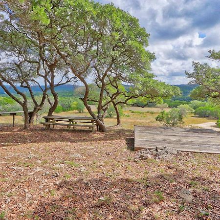 Log Cabin At Old Glory Ranch Wimberley Extérieur photo