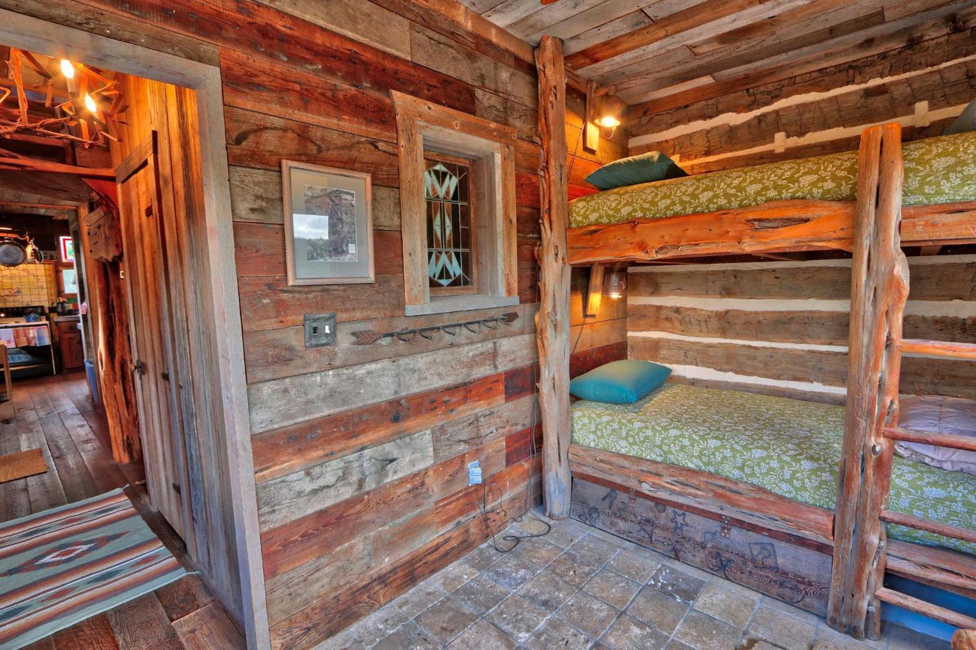 Log Cabin At Old Glory Ranch Wimberley Extérieur photo
