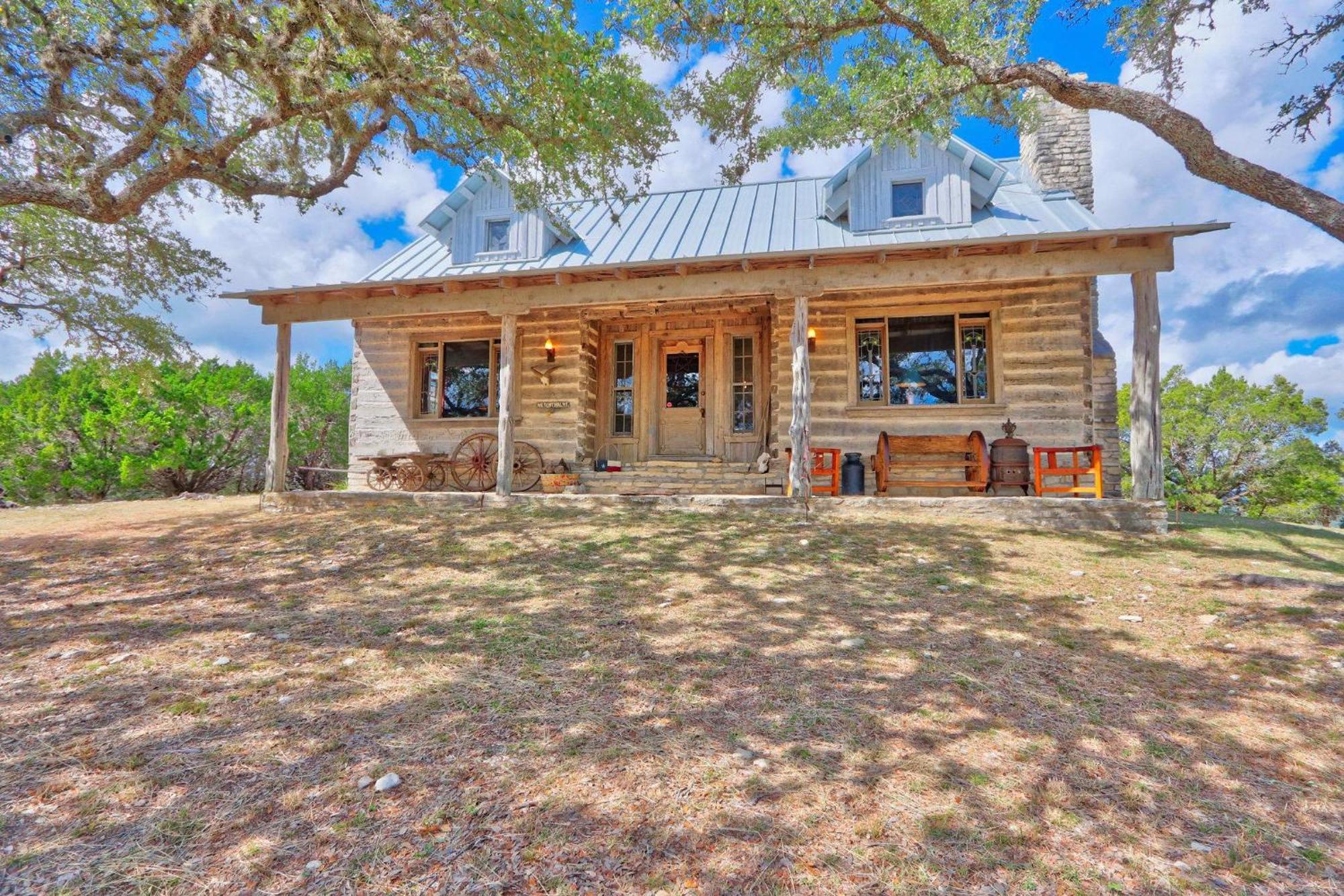 Log Cabin At Old Glory Ranch Wimberley Extérieur photo