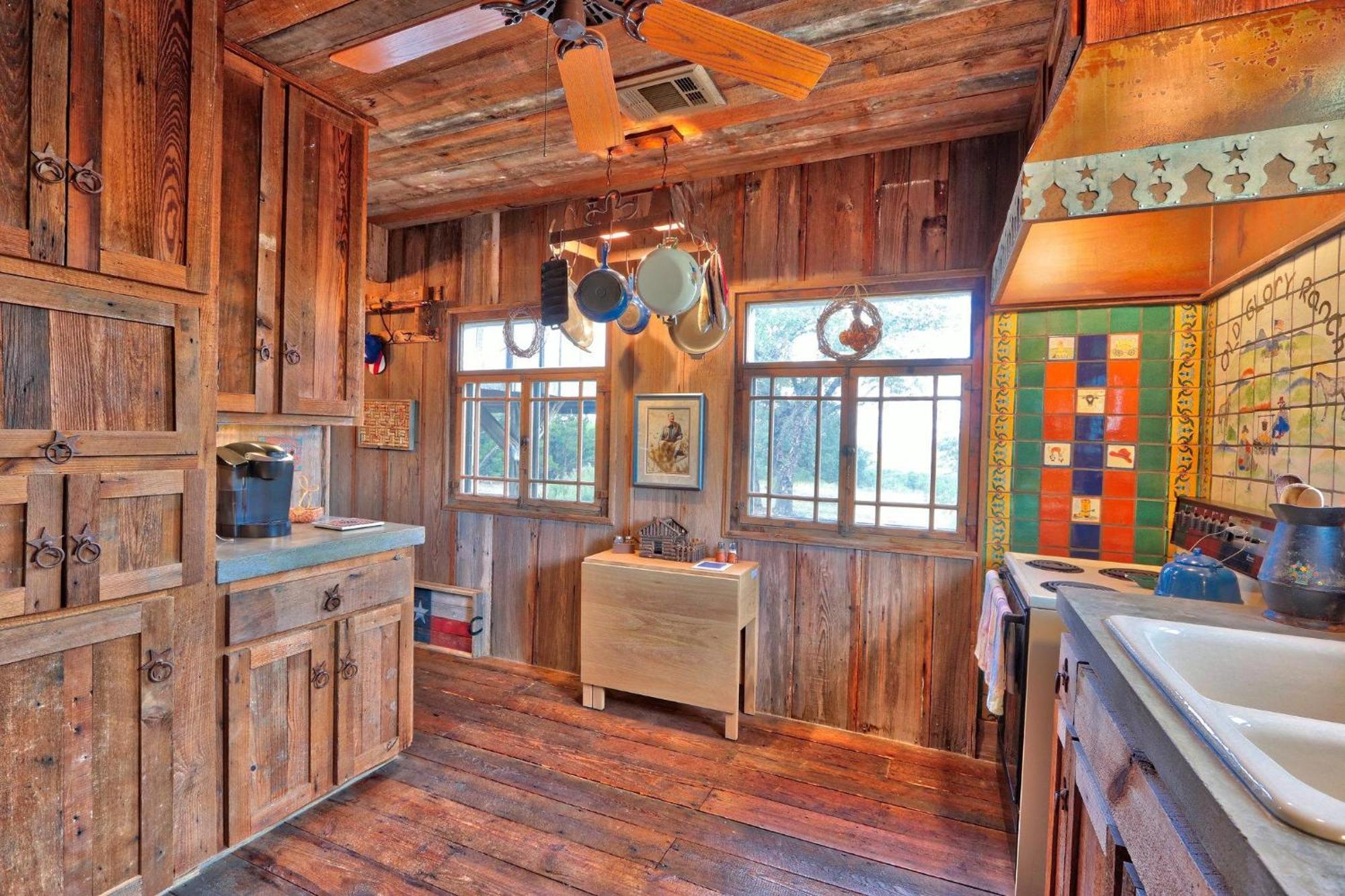 Log Cabin At Old Glory Ranch Wimberley Extérieur photo