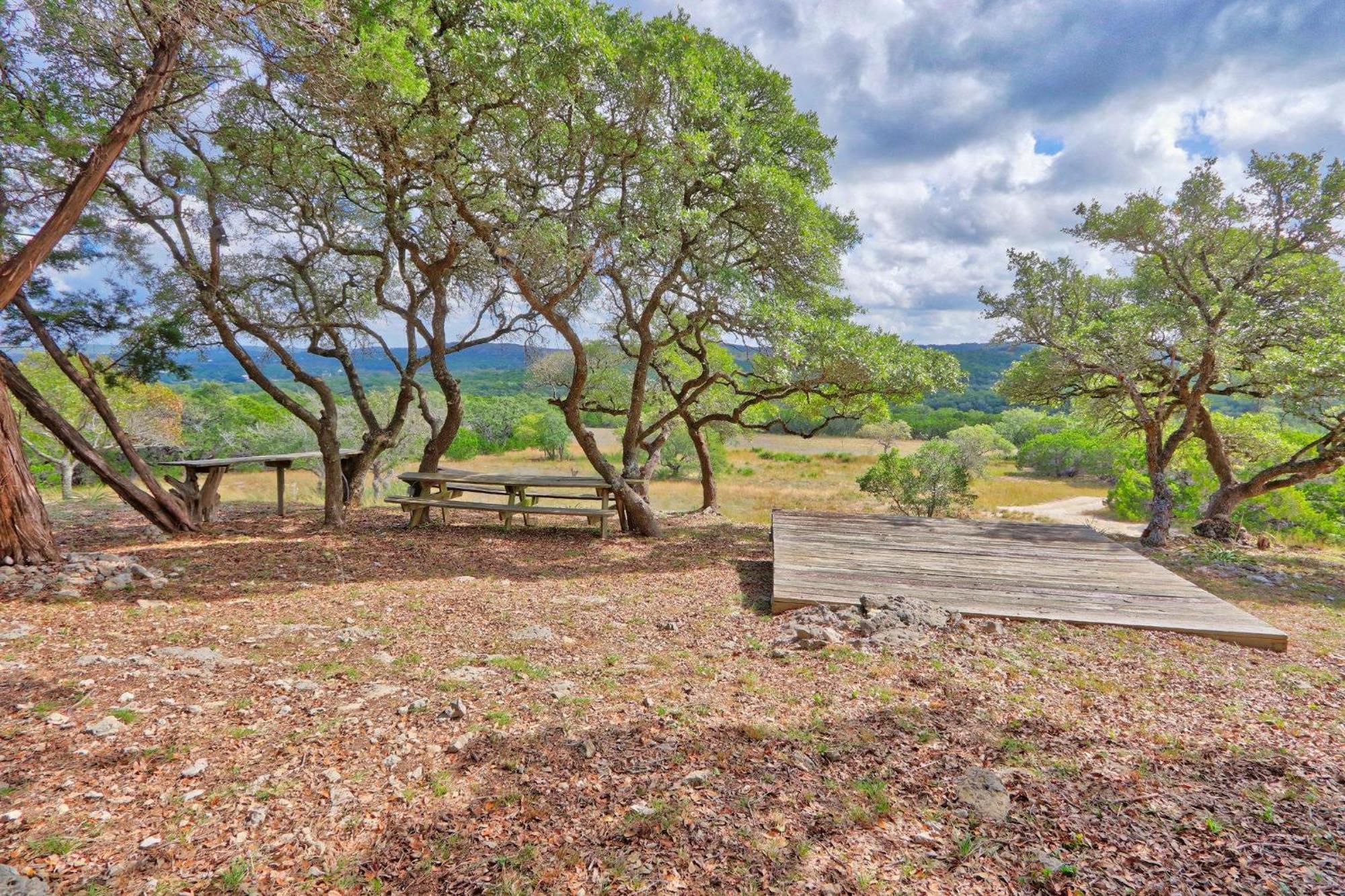Log Cabin At Old Glory Ranch Wimberley Extérieur photo