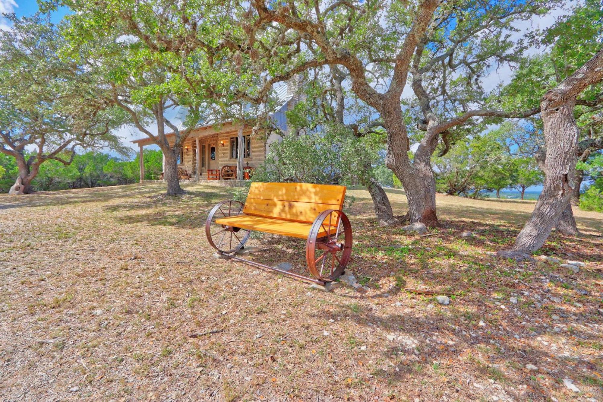 Log Cabin At Old Glory Ranch Wimberley Extérieur photo